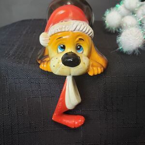 Vintage Kitschy Giftco Plastic Christmas Santa Dog Stocking Holder Shelf Sitter